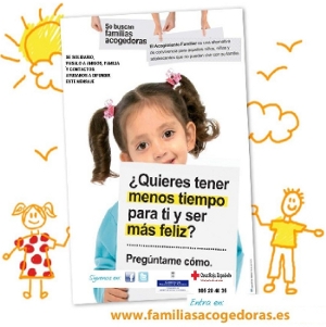 Una niña sujeta el cartel de la campaña rodeada de dibujos infantiles